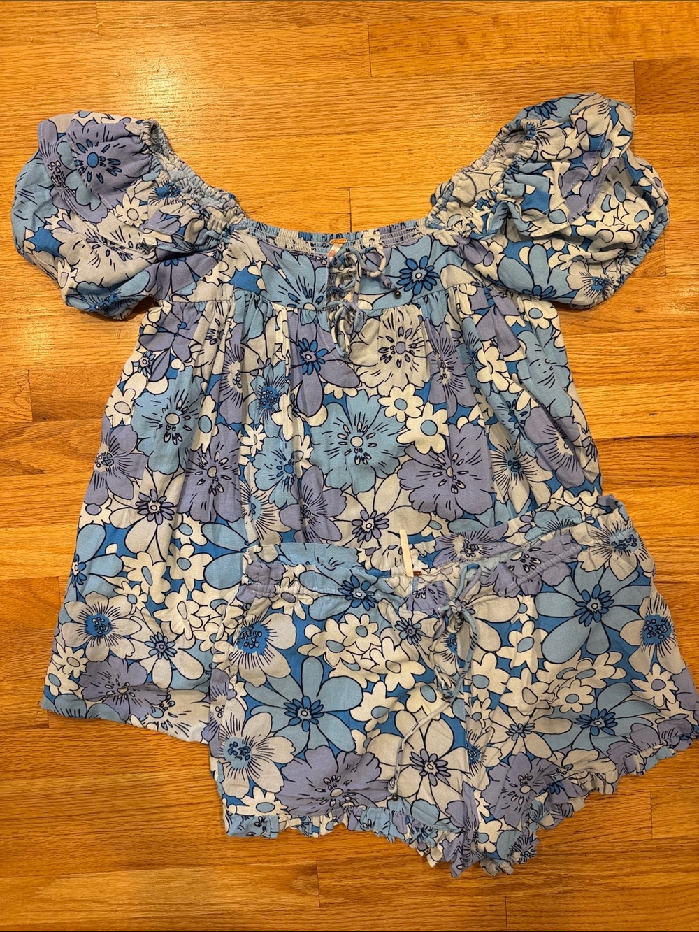 NWT Free People Set: Blue Floral Puff-Sleeve Top & Shorts Set